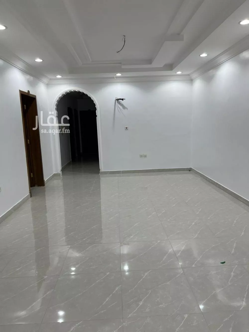 شقة 5 غرف في الروضة 4