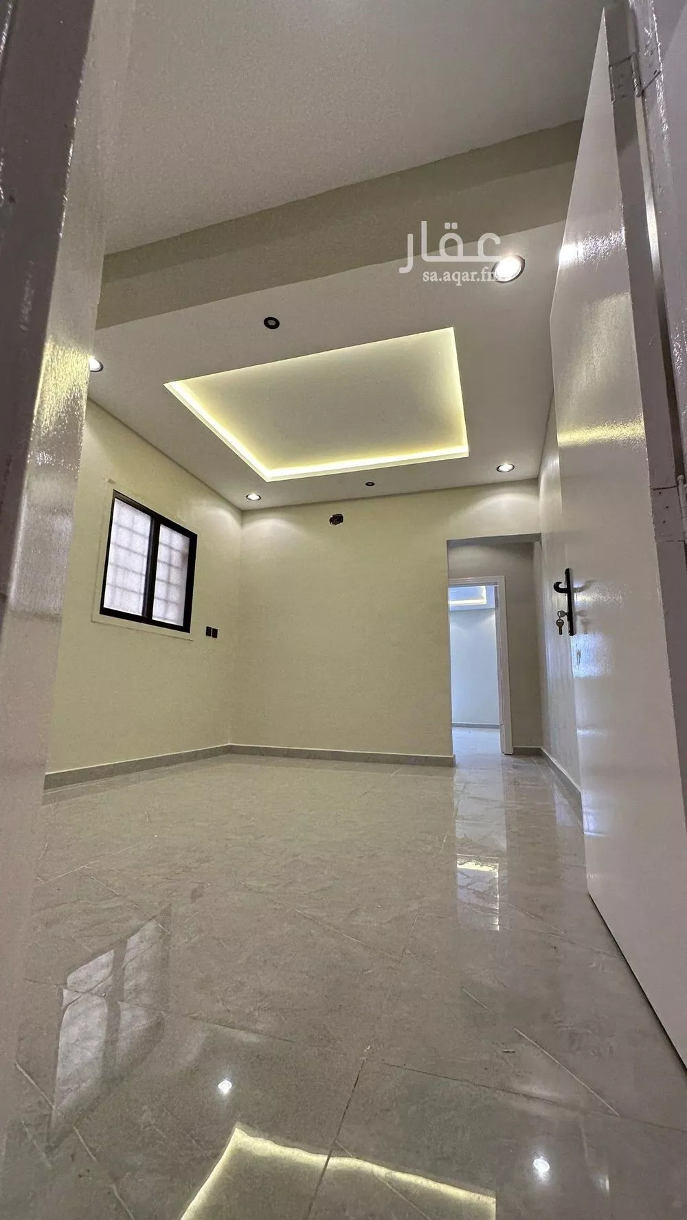 شقة 1 غرف في الملقا 4