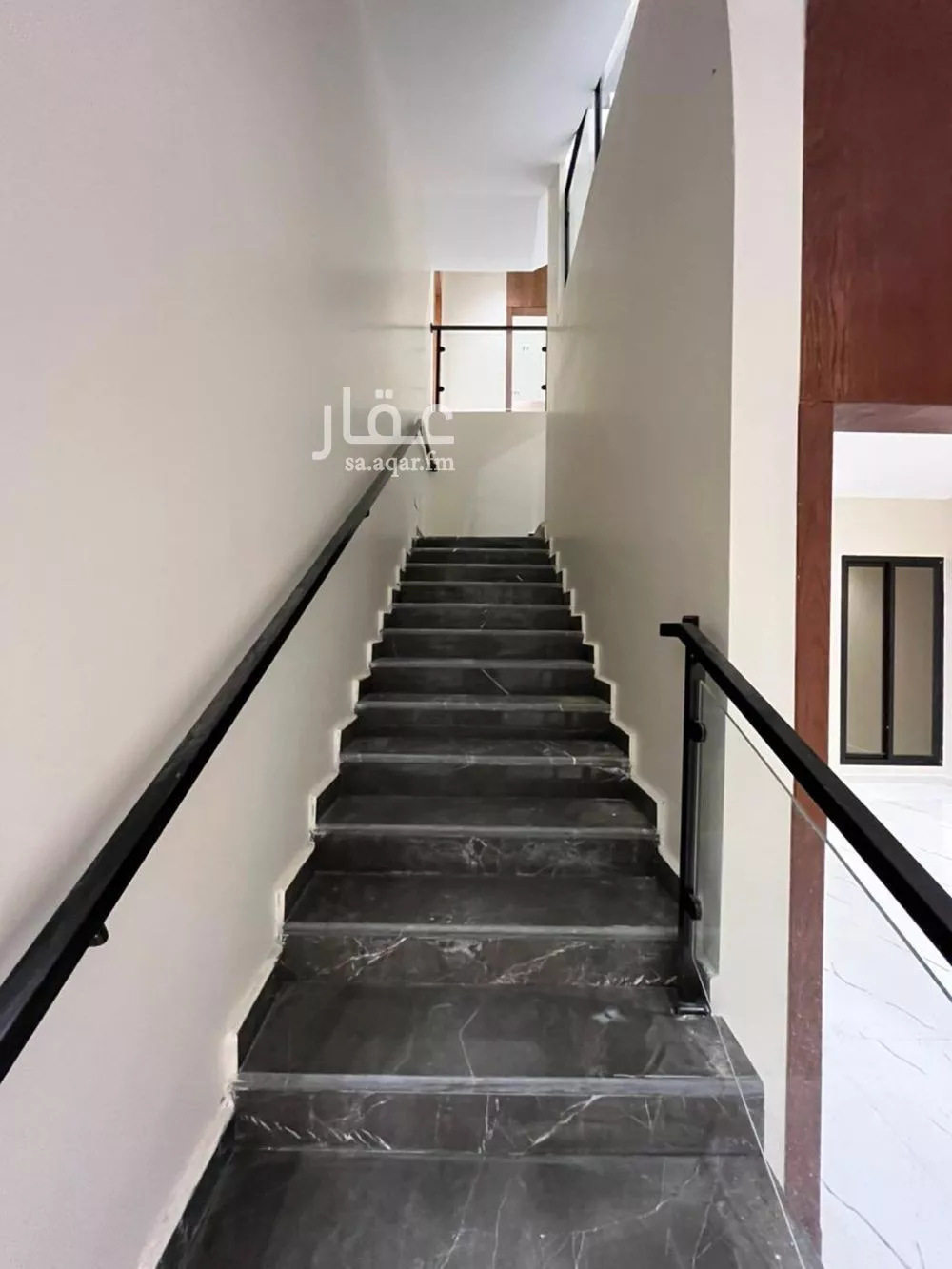 فيلا 6 غرف في المهدية 5