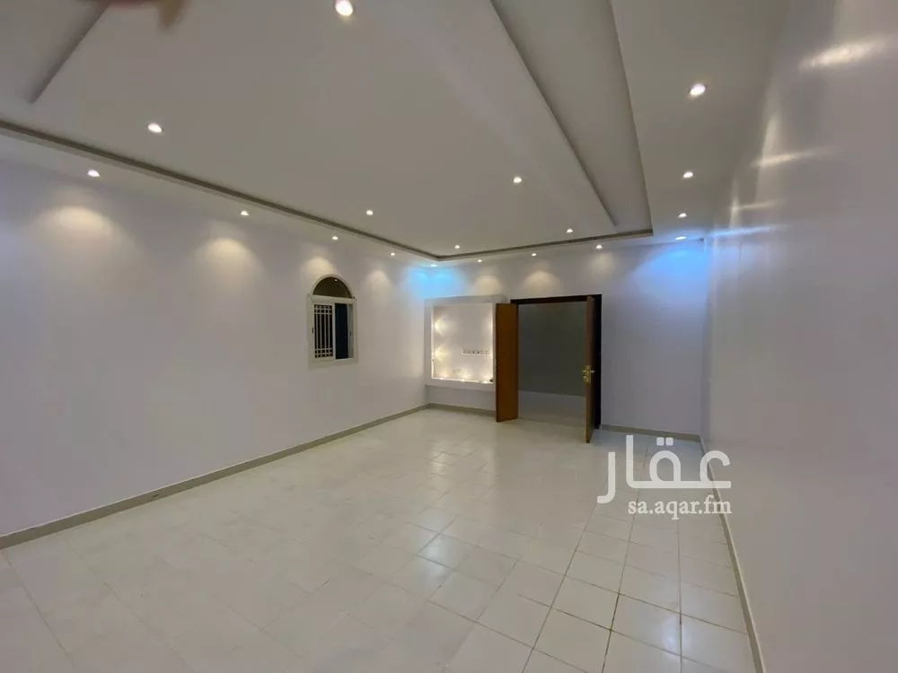 5 bedroom apartment in Al Rimal 4