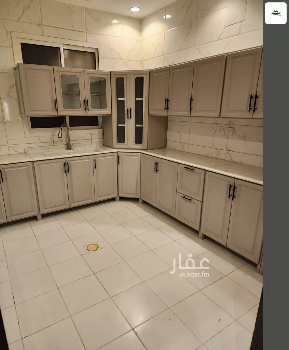 3 bedroom floor in Al Munsiyah 5