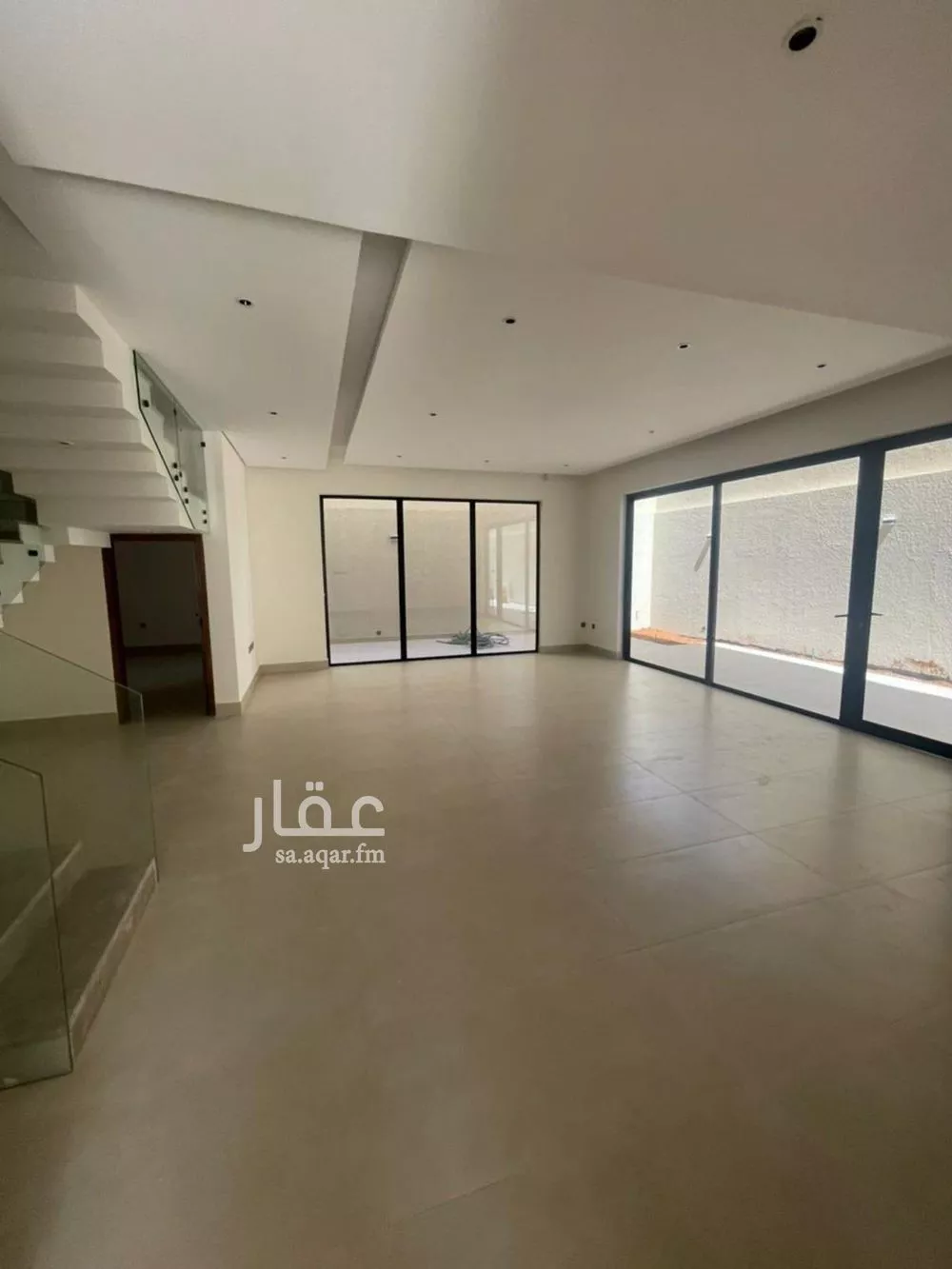 فيلا 4 غرف في النرجس 3