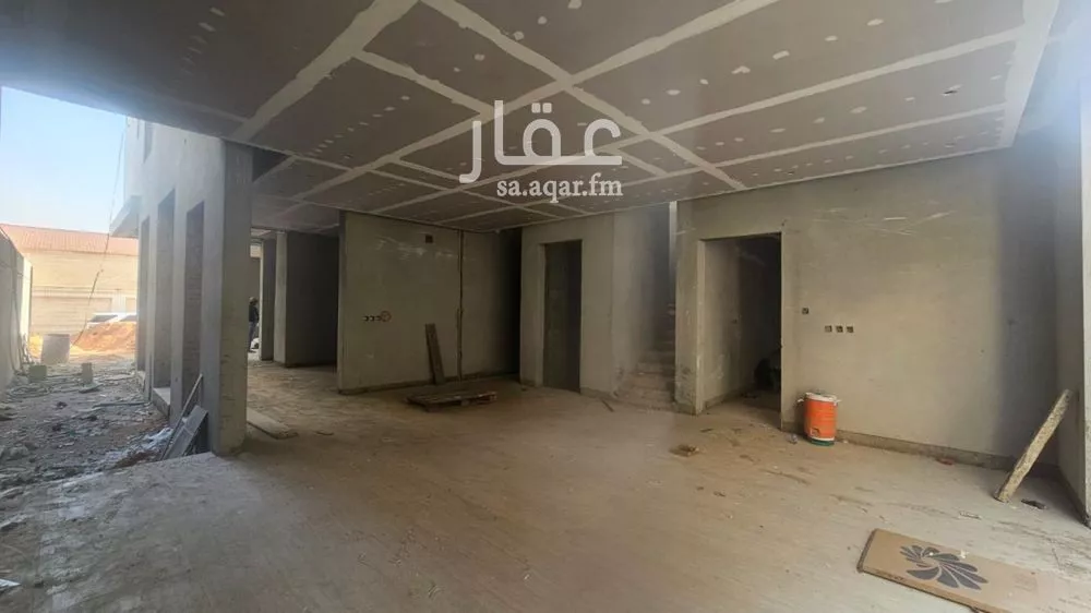 4 bedroom villa in Granada, Riyadh 6