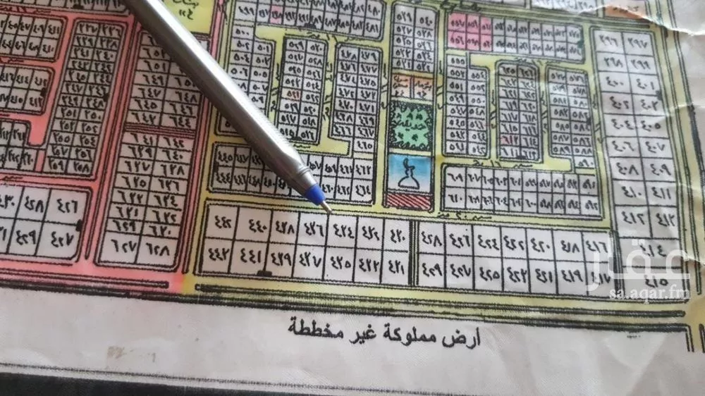 أرض 670 م² في العقيق