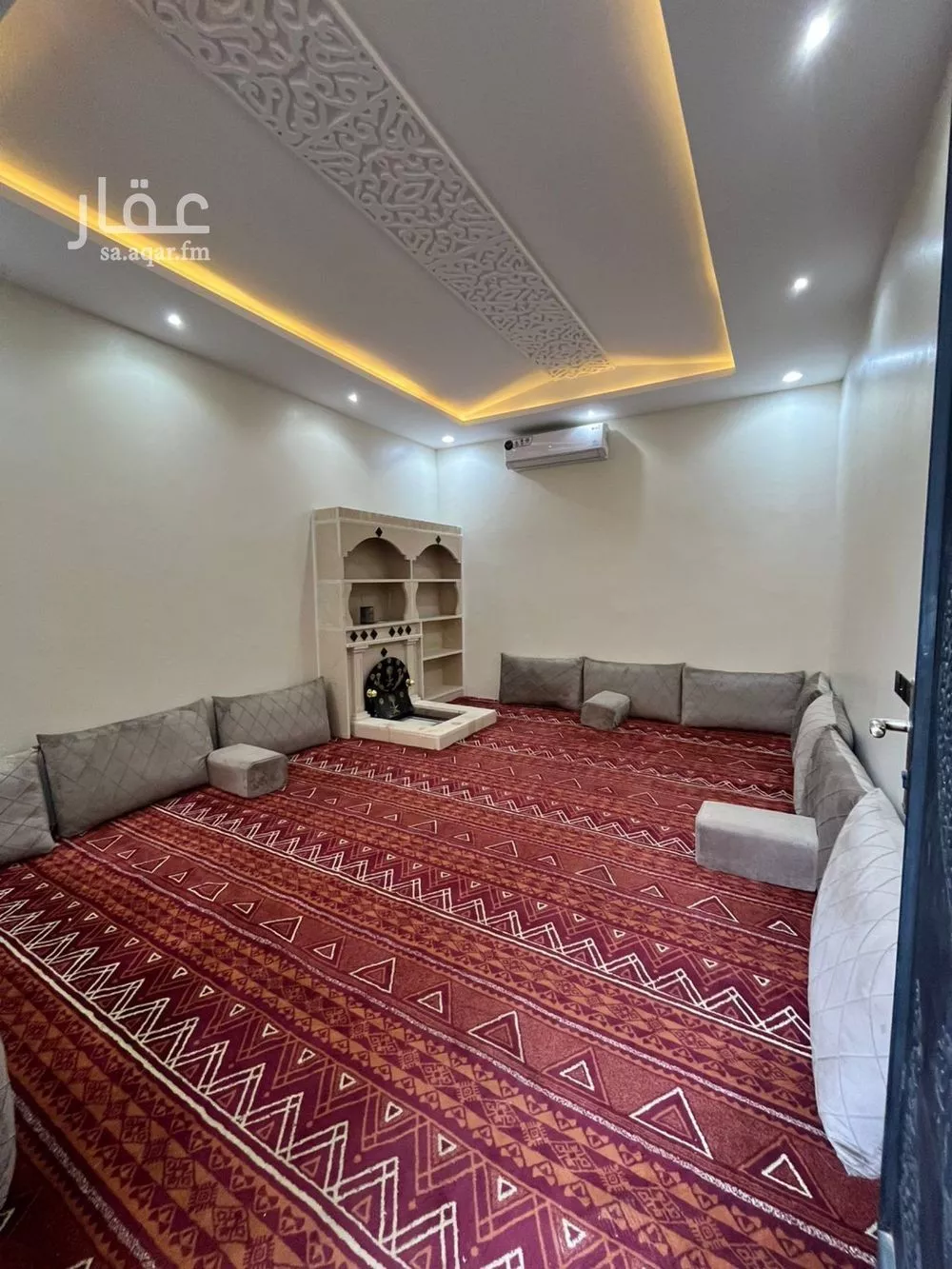 فيلا 6 غرف في القادسية 4