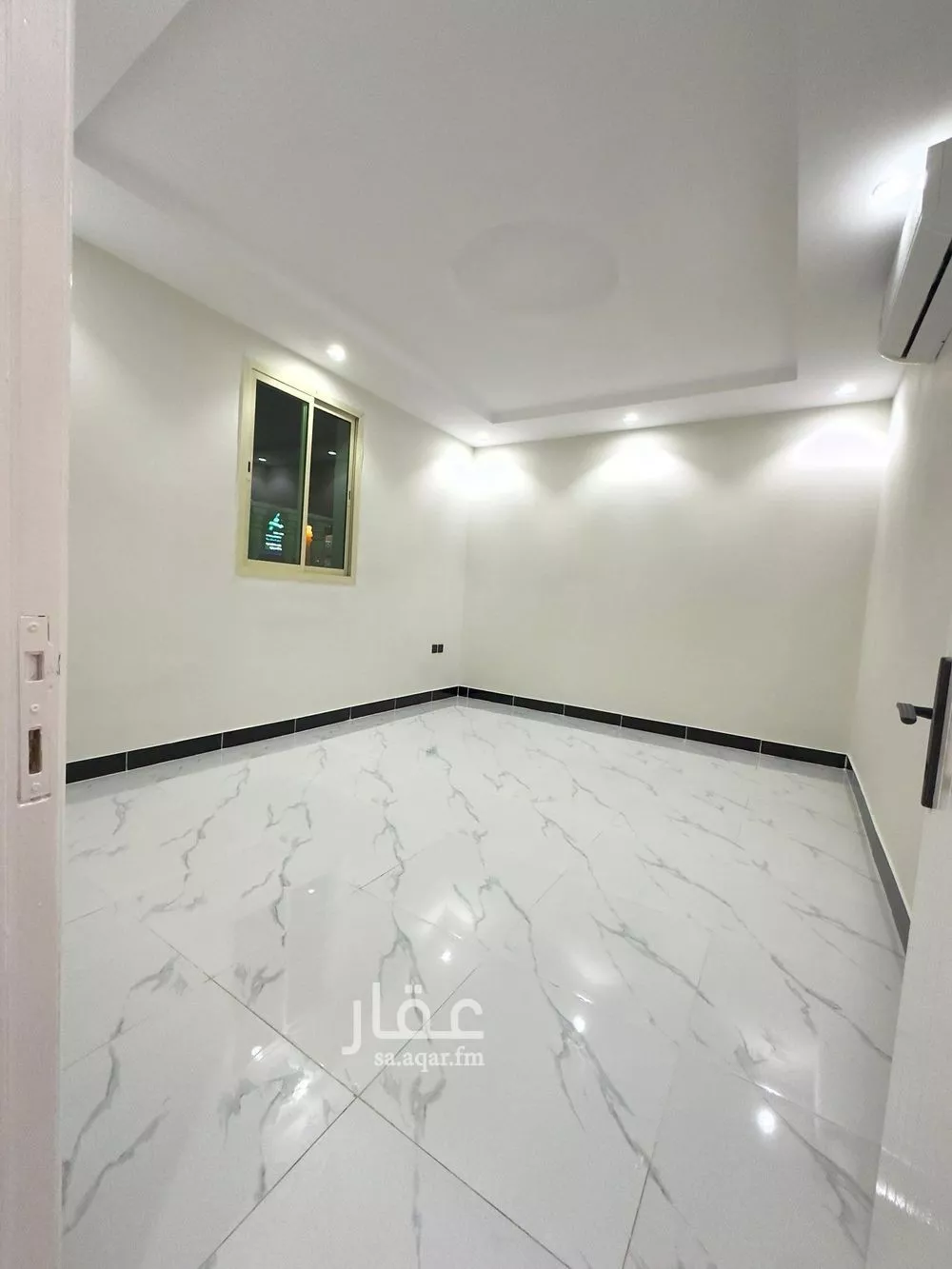 شقة 1 غرف في العقيق 3