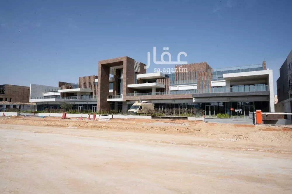 5220 sqm building in Al Aqiq 1