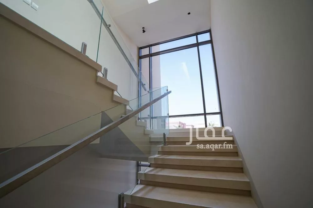 عمارة 1050 م² في الربيع 3