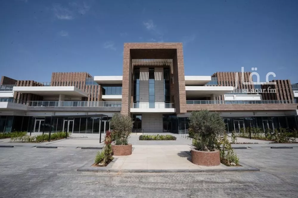 5220 sqm building in Al Aqiq 2