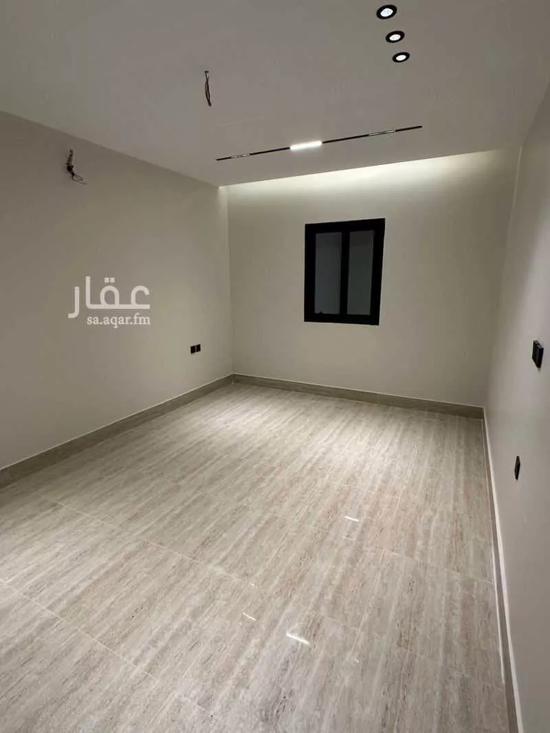 شقة 8 غرف في الندى 5