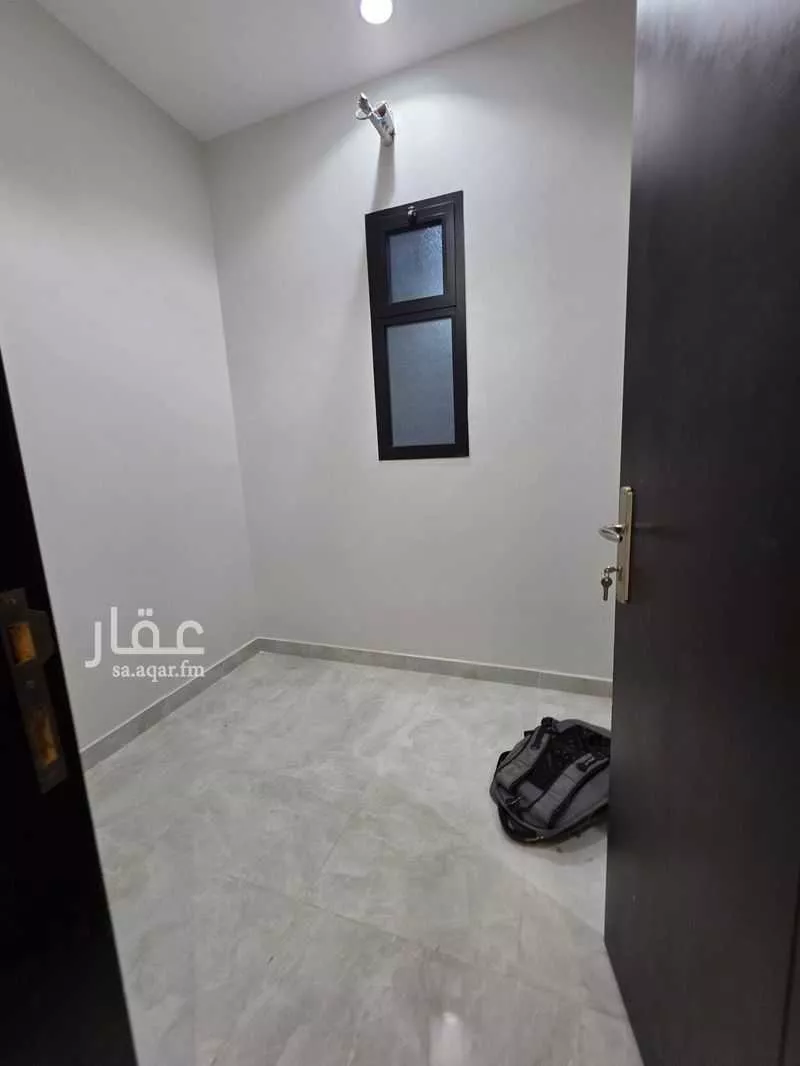 فيلا 6 غرف في الصالحية 2