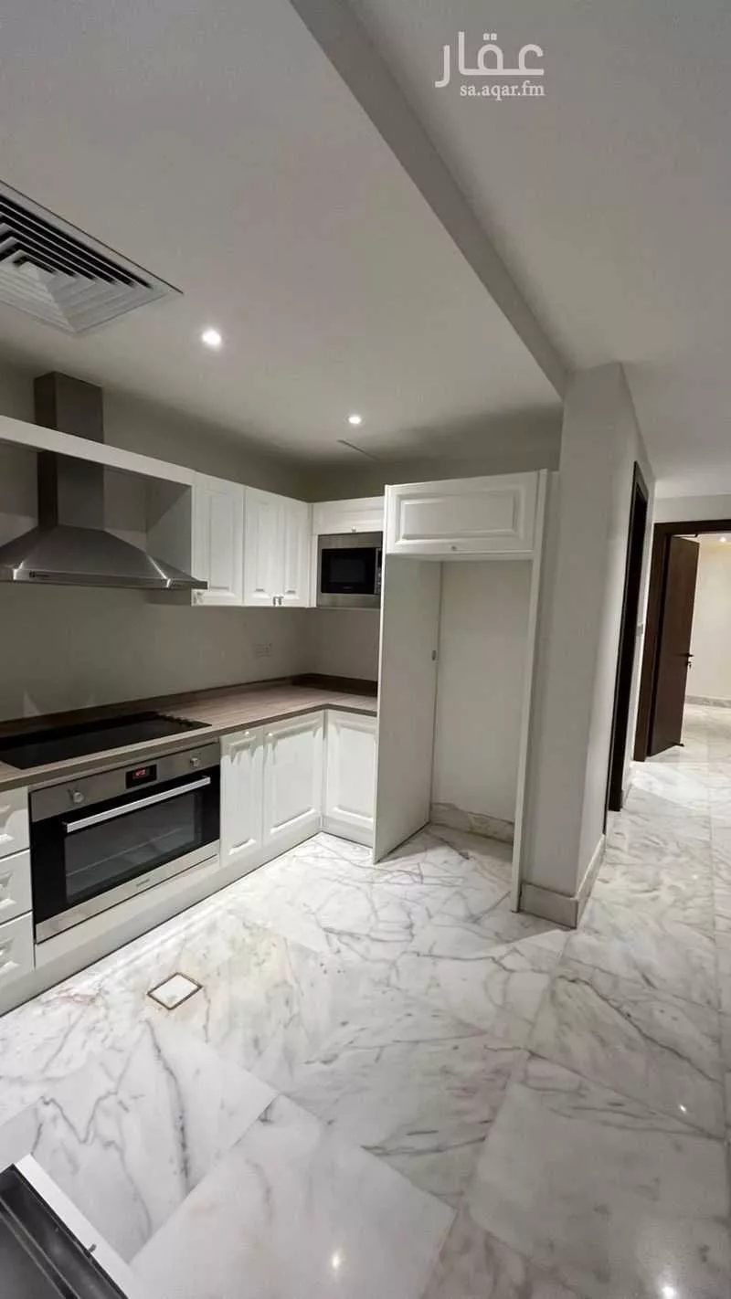 فيلا 4 غرف في العارض 3