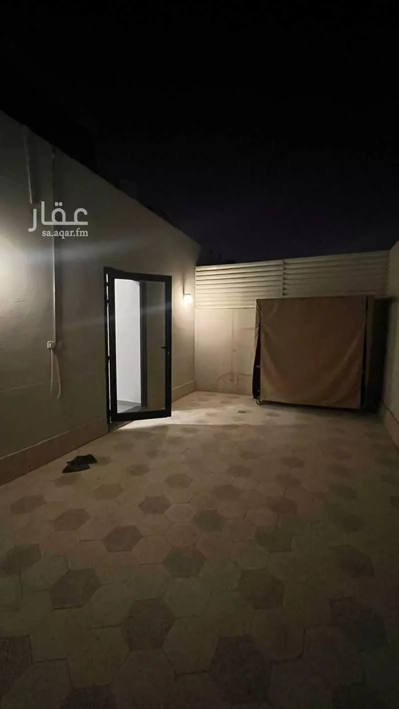 فيلا 4 غرف في العارض 2