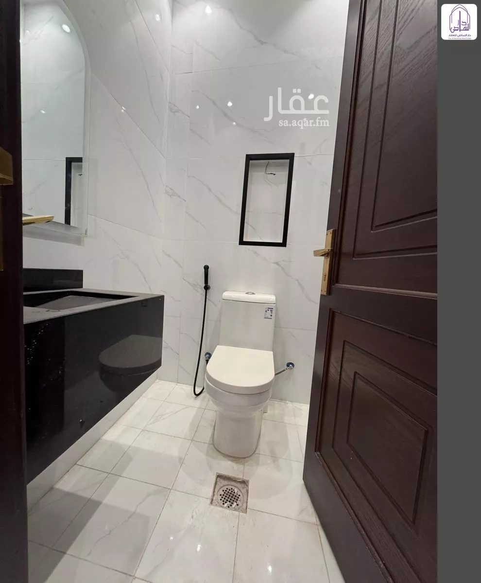 شقة 5 غرف في الصفا 4