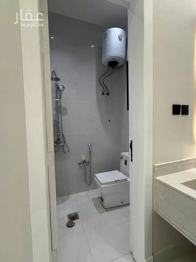 فيلا 6 غرف في الجنادرية 3