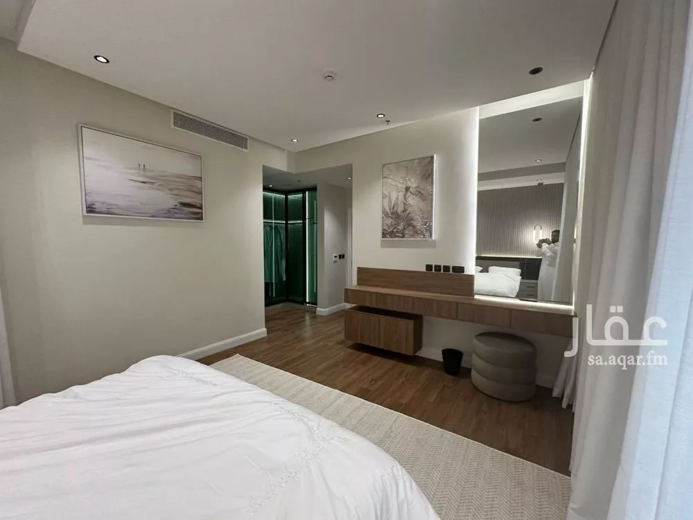 3 bedroom apartment in Al Malqa 5