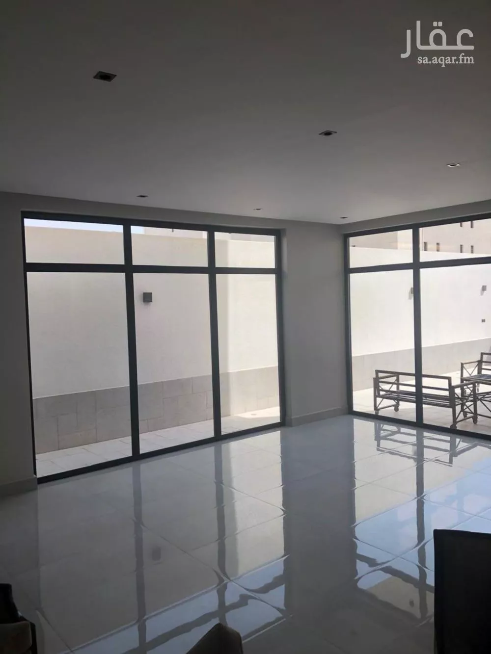 فيلا 4 غرف في العارض 4