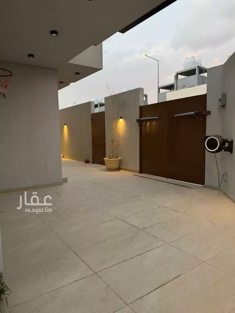5 bedroom villa in Al Narjis 5