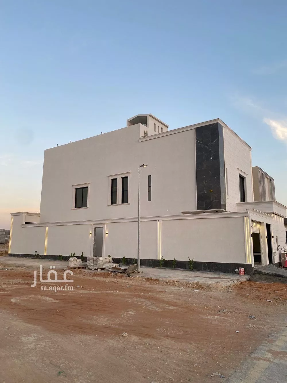 فيلا 11 غرف في النظيم 3