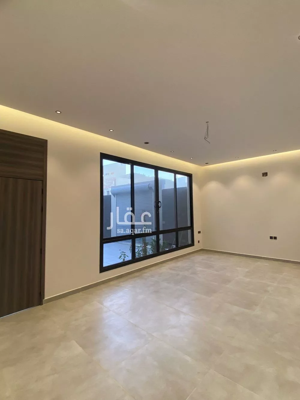 فيلا 7 غرف في الشرق 4