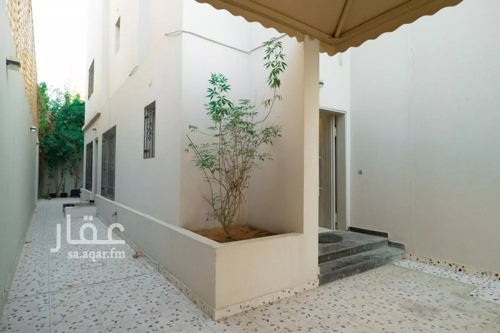 5 bedroom villa in Al Narjis 5
