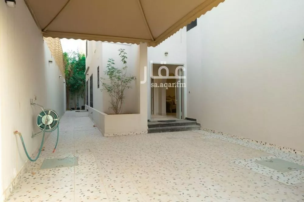 5 bedroom villa in Al Narjis 4