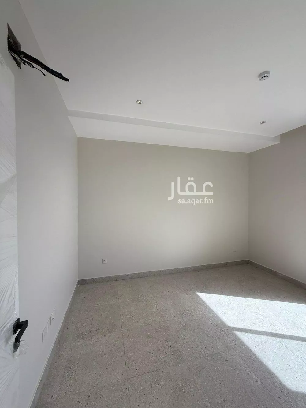 فيلا 4 غرف في العارض 4