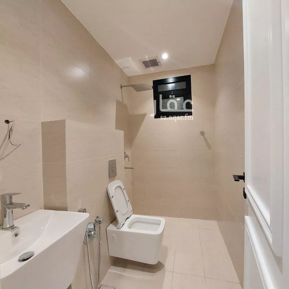 4 bedroom apartment in Al Rawdah, Riyadh 8