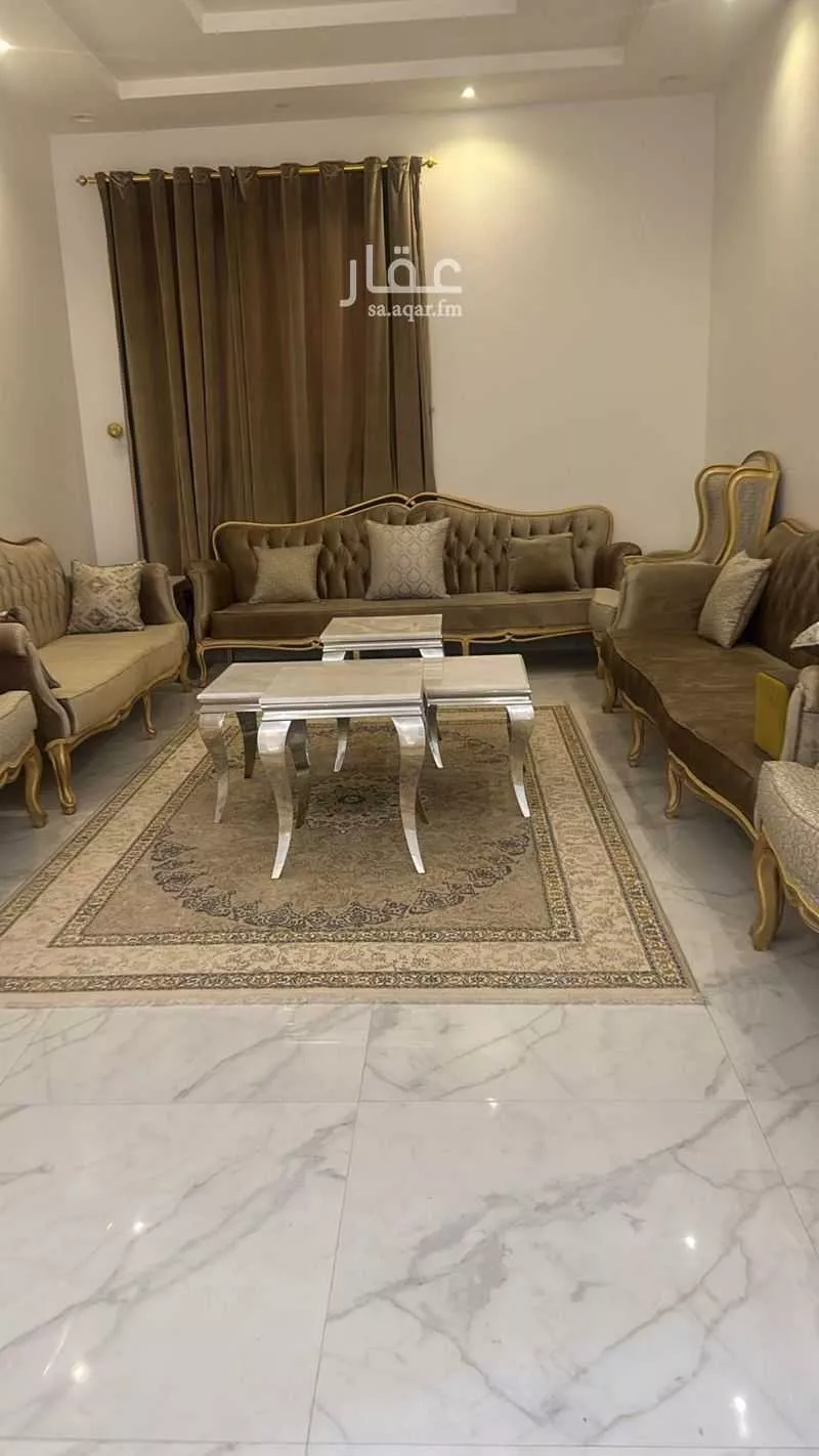 فيلا 6 غرف في الشرق 3