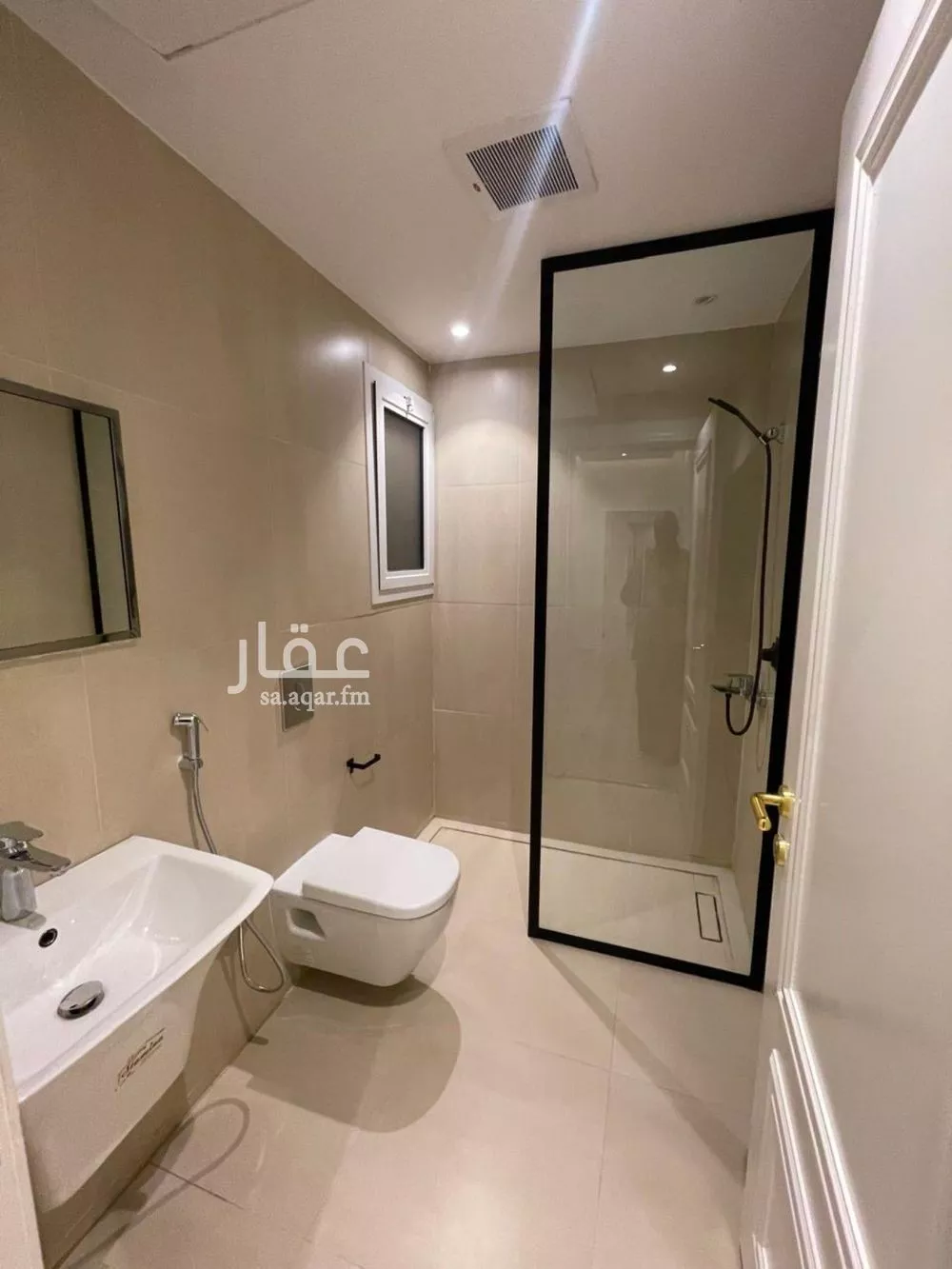 شقة 3 غرف في الملقا 2