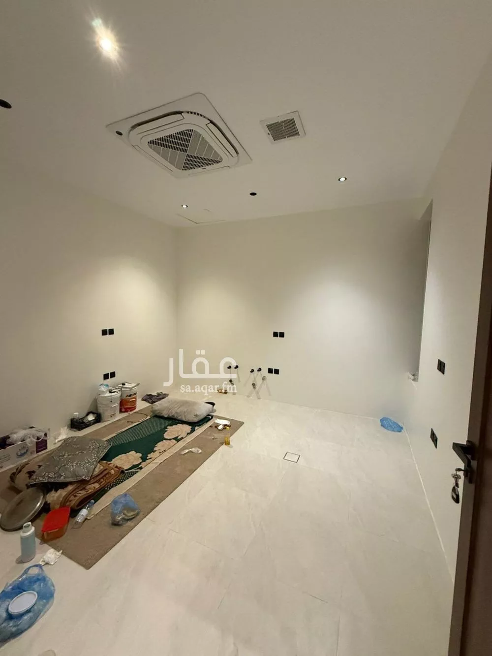 فيلا 8 غرف في المهدية 5