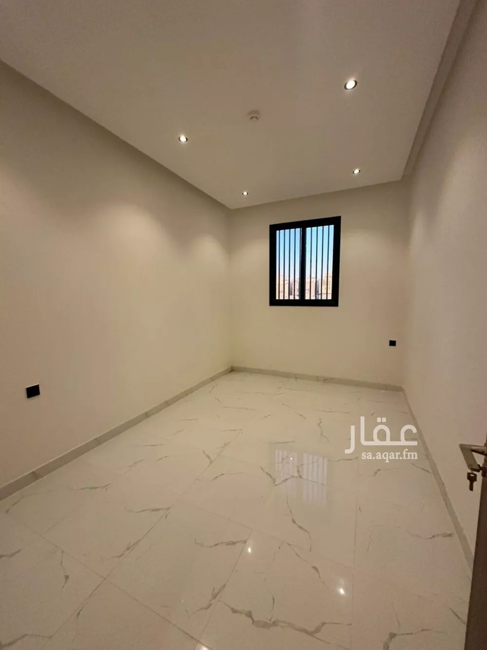 شقة 4 غرف في الحزم 3