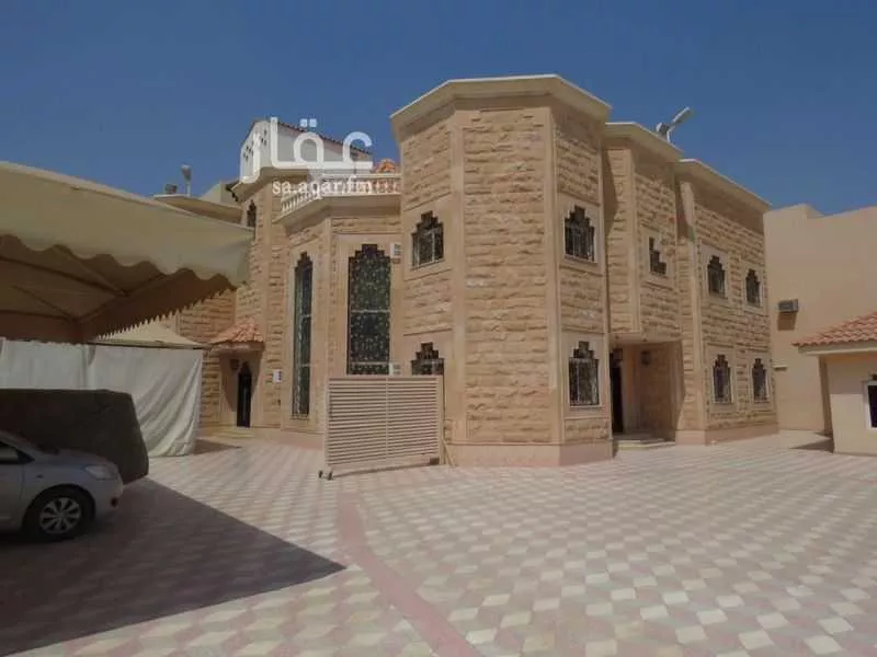 فيلا 8 غرف في العريجاء الغربية 2