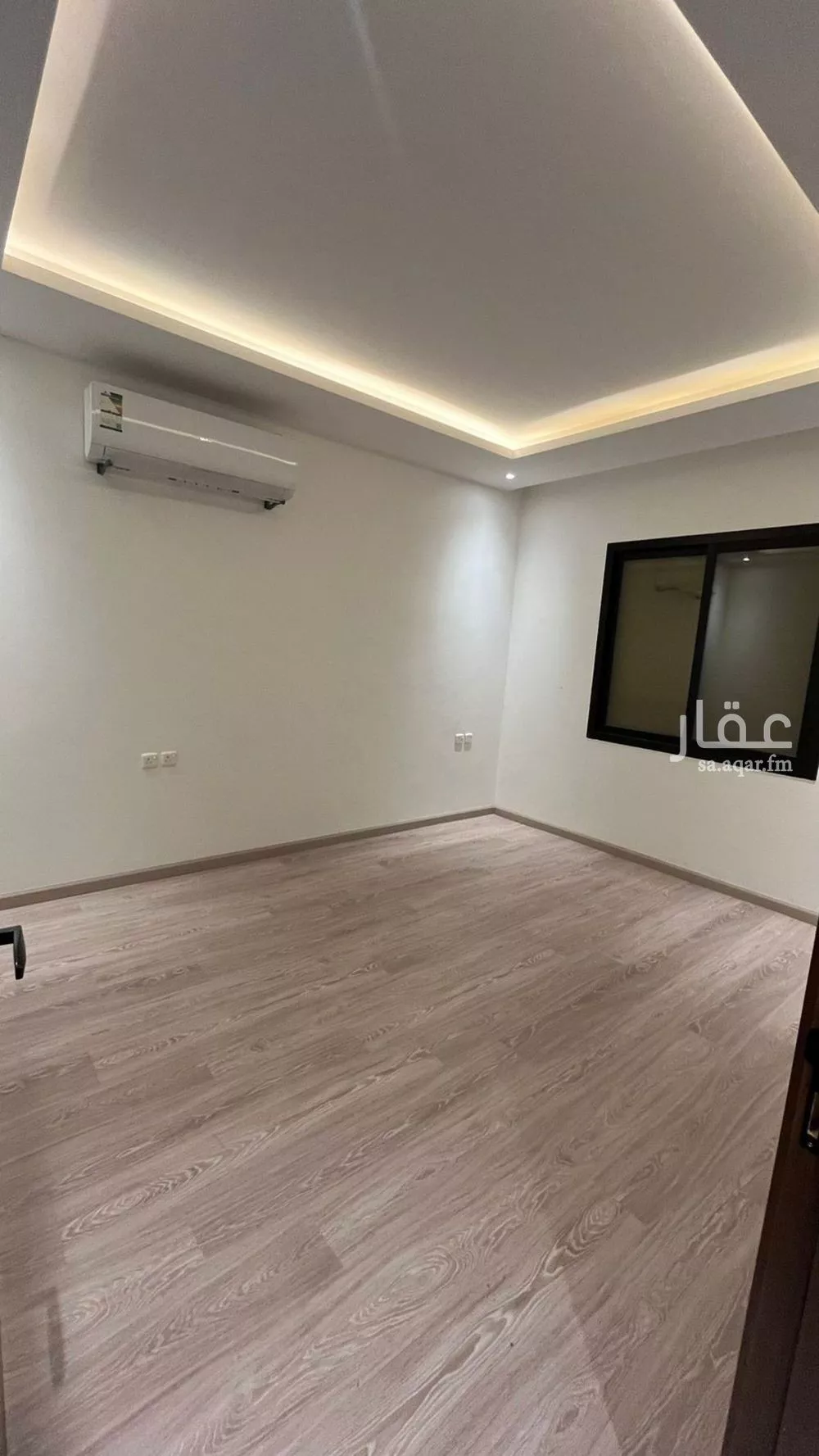 فيلا 4 غرف في العارض 3