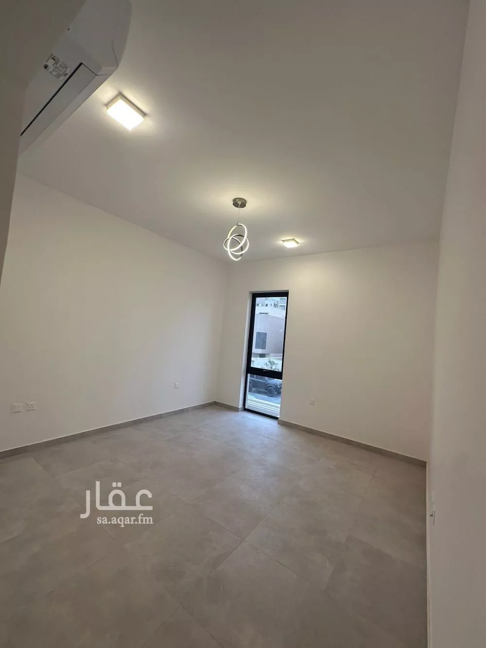 فيلا 5 غرف في النرجس 4