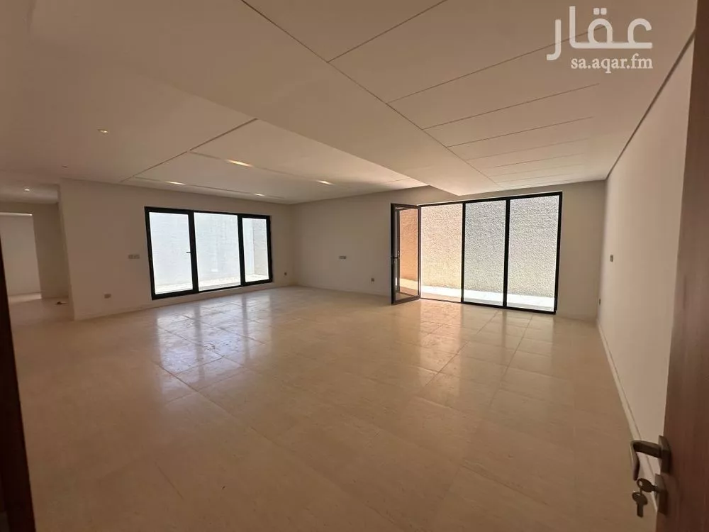 5 bedroom villa in Al Aridh 3