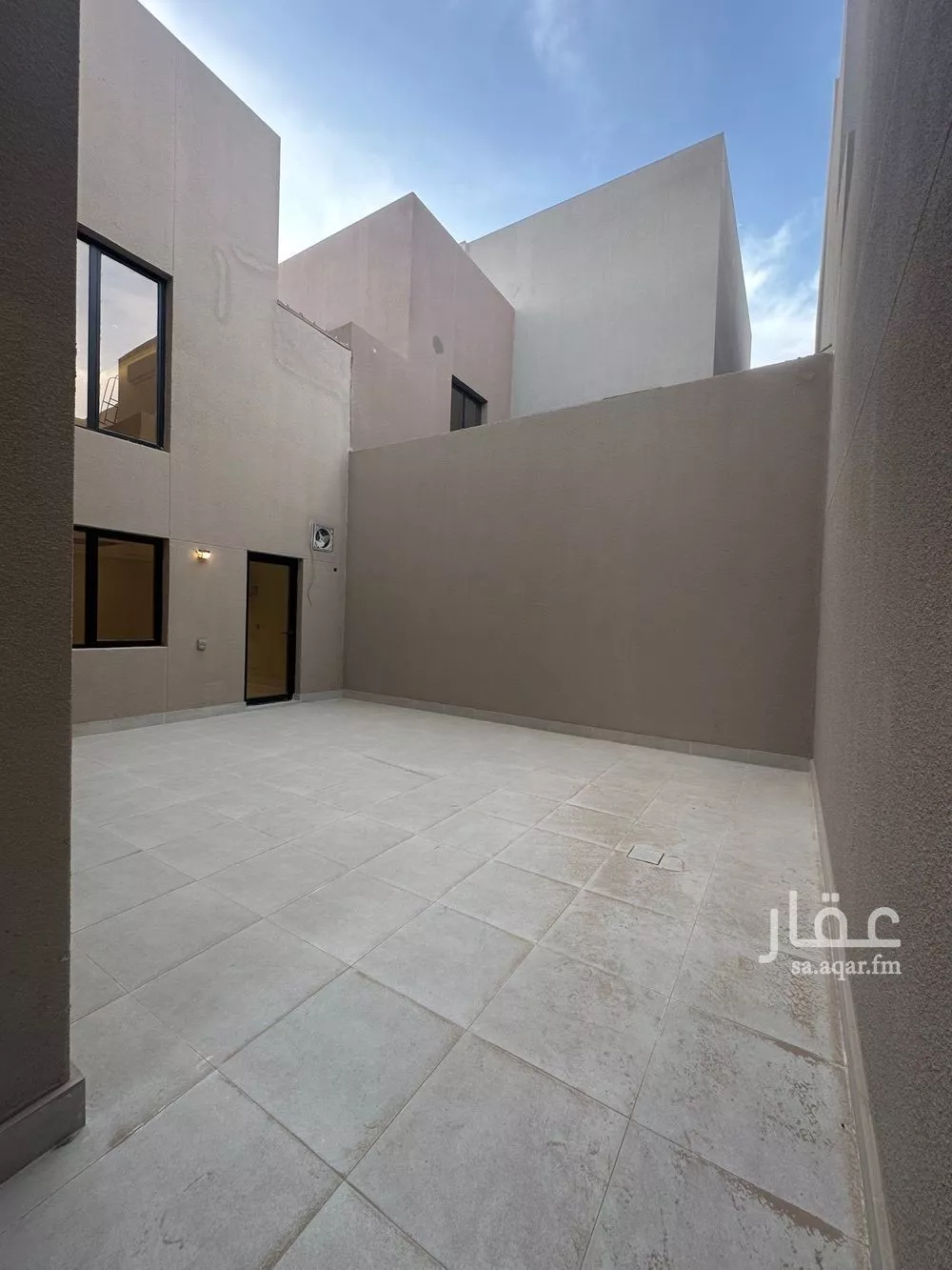5 bedroom villa in Al Aridh 3