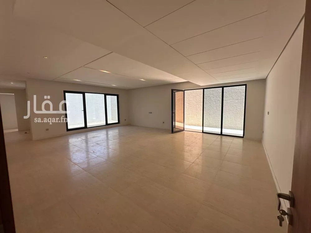 فيلا 5 غرف في العارض 4