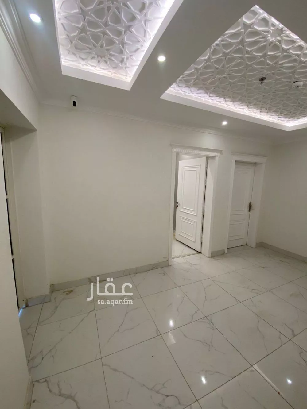 شقة 5 غرف في الحمرا 1