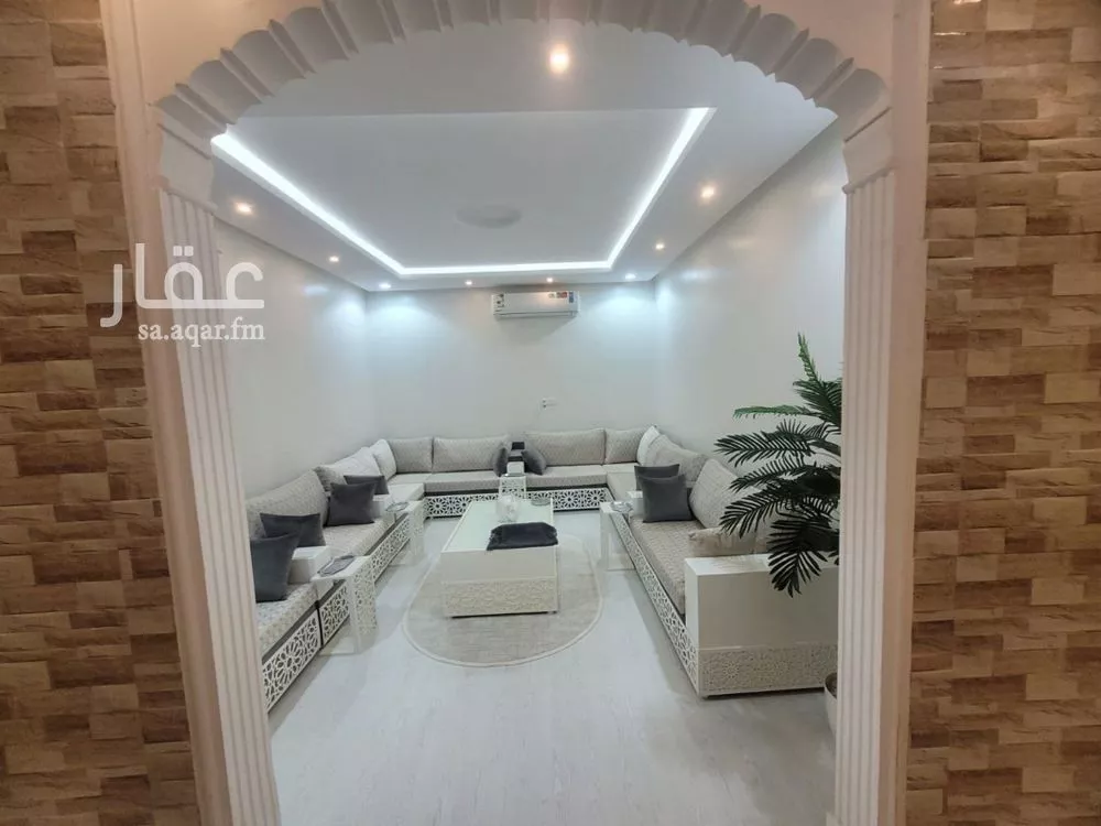 فيلا 5 غرف في بدر 3