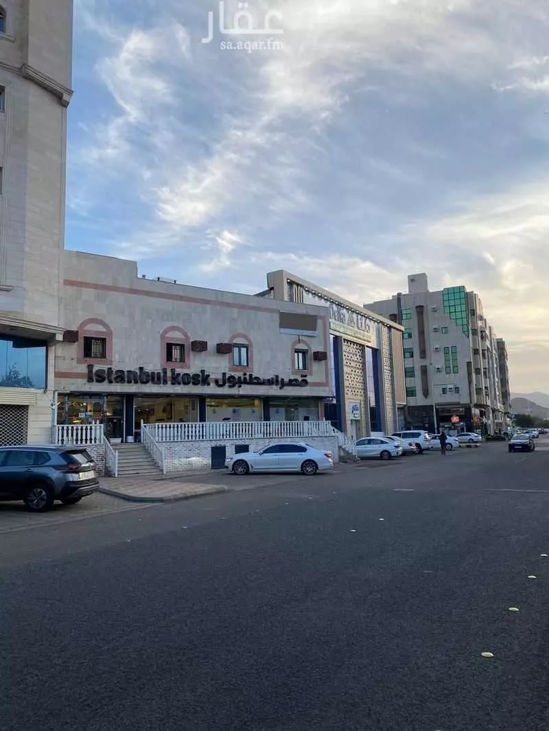 عمارة 589 م² في الراية 3