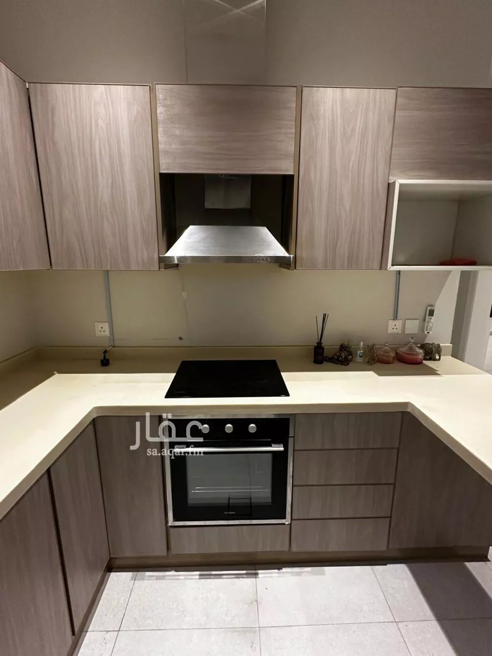 شقة 2 غرف في الملقا 5