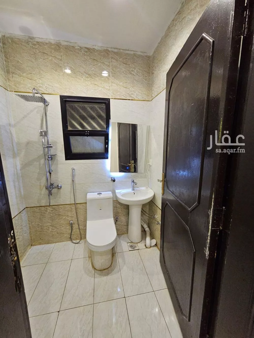 شقة 1 غرف في الخليج 5