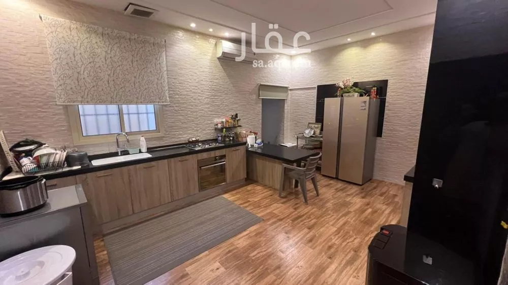 فيلا 9 غرف في العارض 4