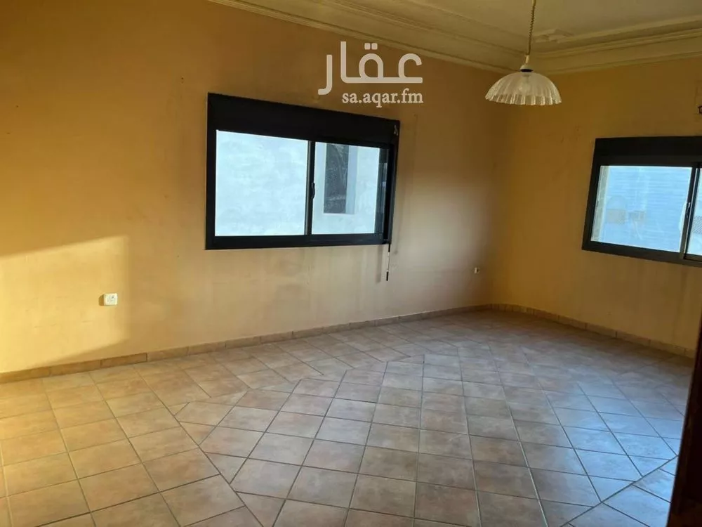5 bedroom villa in Al Rawdah, Riyadh 8