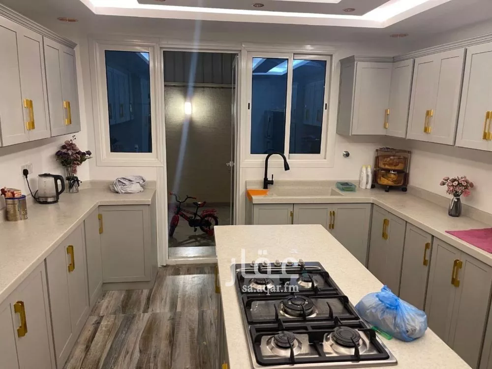 7 bedroom villa in King Faisal 3