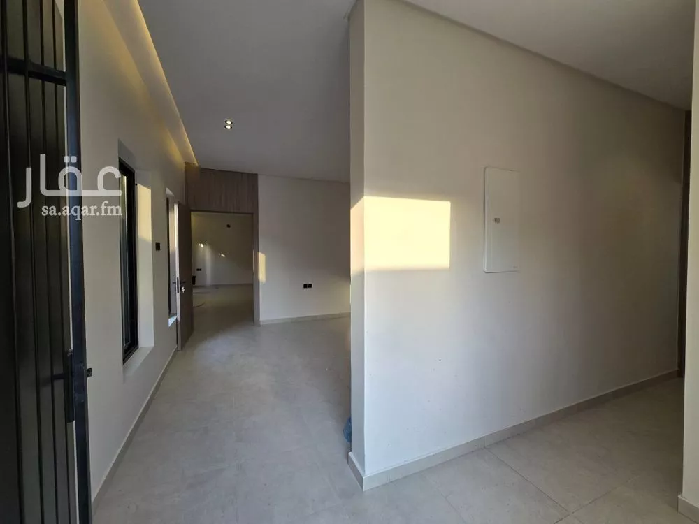 3 bedroom floor in Al Uraija Al Gharbiyah 4