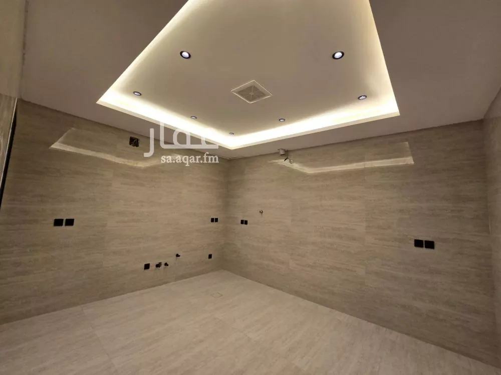 3 bedroom floor in Dhahrat Al Badiah 4