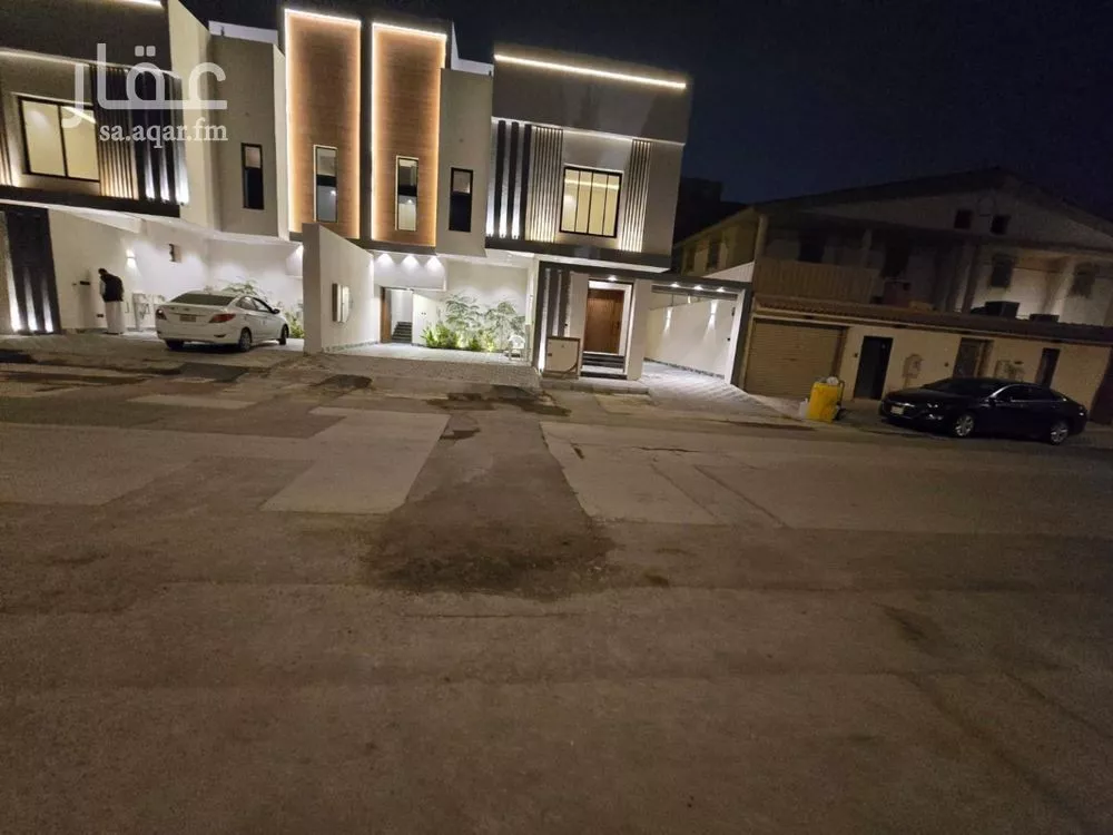 3 bedroom floor in Dhahrat Al Badiah 1