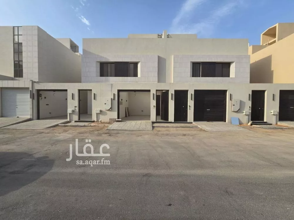 4 bedroom floor in Al Hazm 1